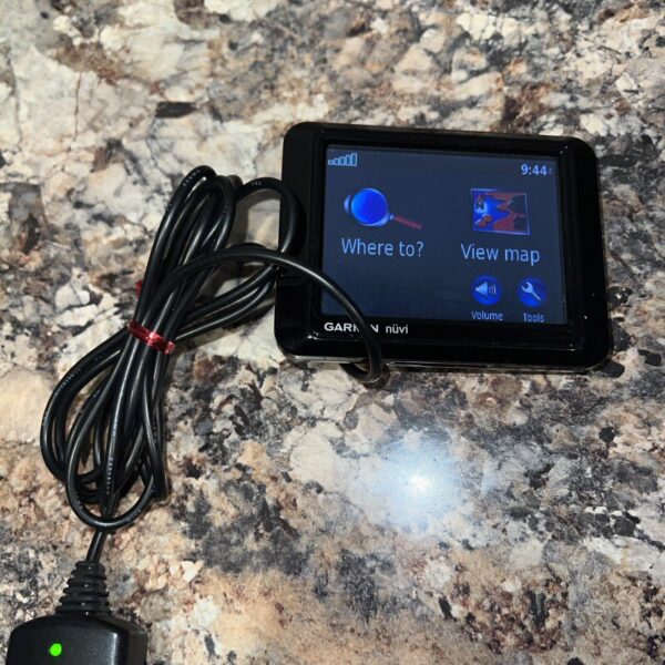 Garmin Nuvi 205W 4.3 Inch Portable GPS Navigation System & Charger bundle